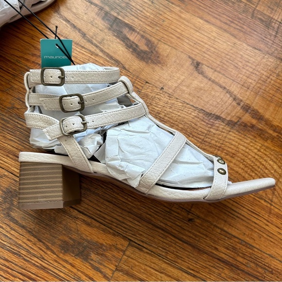 NWT Maurices Neutral Bone Color Faux Leather Strappy Gladiator Sandal Heels - 7. - Picture 5 of 10